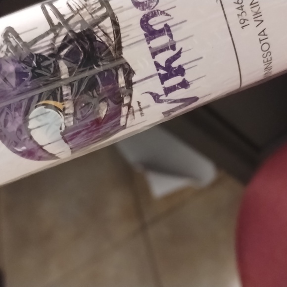 Costacos NFL Minnesota Vikings drip helment poster - Picture 2 of 4